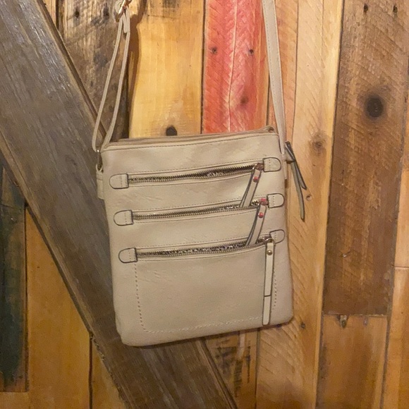 Cream multi compartment cross body - Picture 1 of 5
